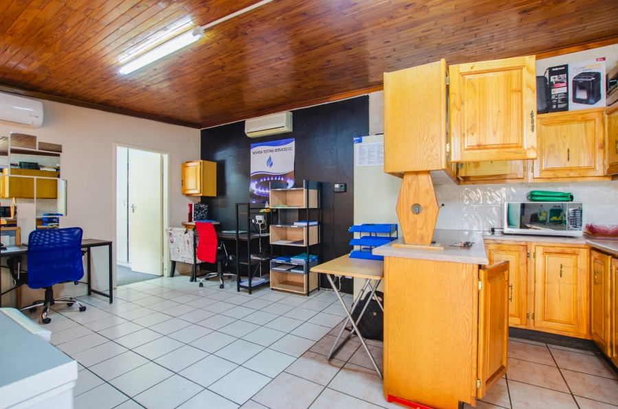 3 Bedroom Property for Sale in Les Marais Gauteng