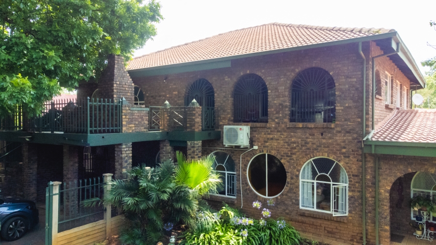 3 Bedroom Property for Sale in Les Marais Gauteng