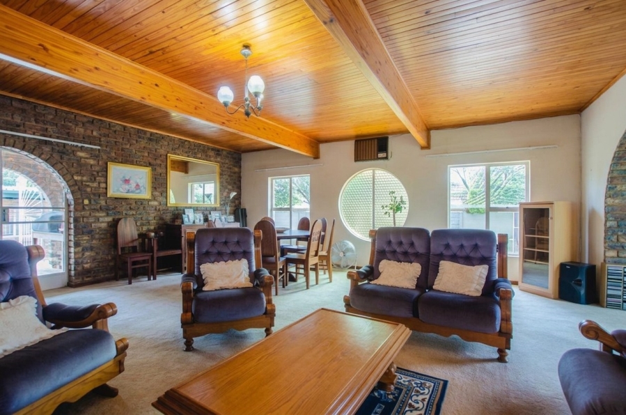 3 Bedroom Property for Sale in Les Marais Gauteng