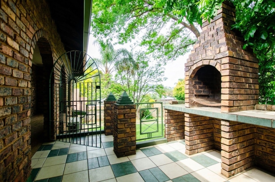 3 Bedroom Property for Sale in Les Marais Gauteng
