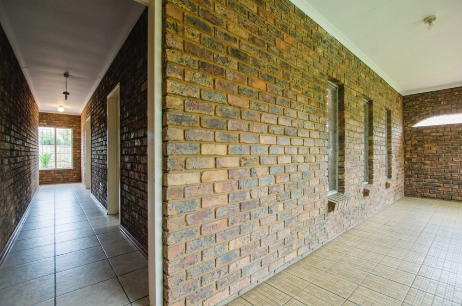 3 Bedroom Property for Sale in Les Marais Gauteng