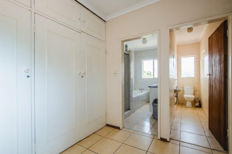 3 Bedroom Property for Sale in Les Marais Gauteng