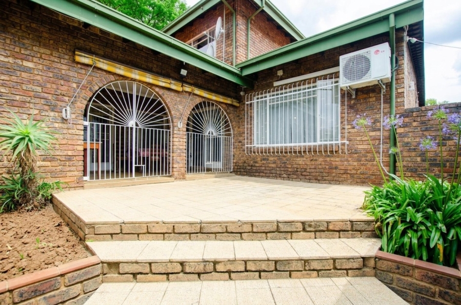 3 Bedroom Property for Sale in Les Marais Gauteng