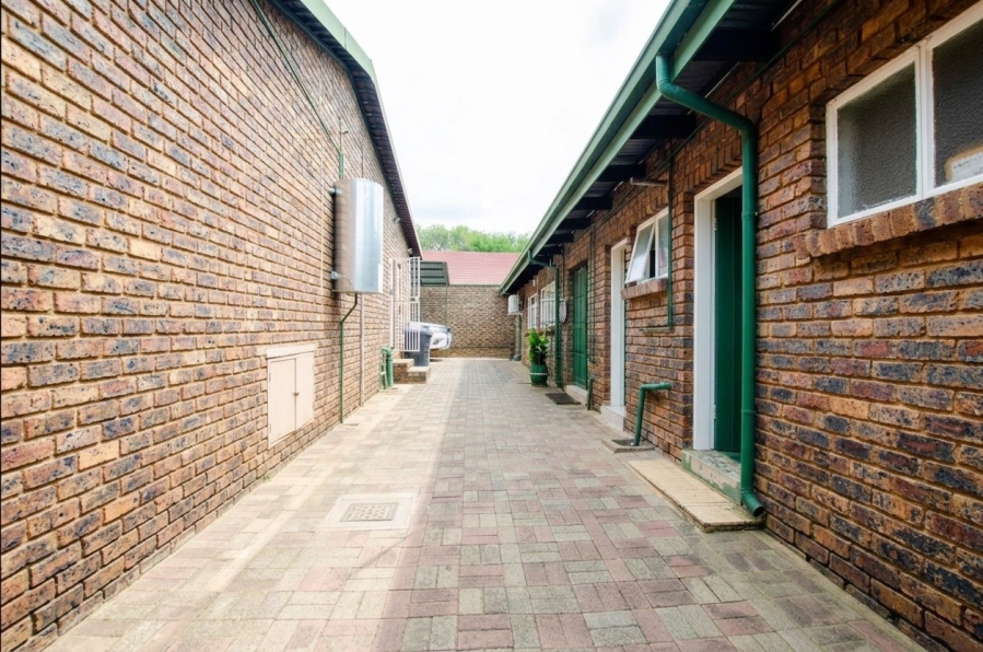 3 Bedroom Property for Sale in Les Marais Gauteng