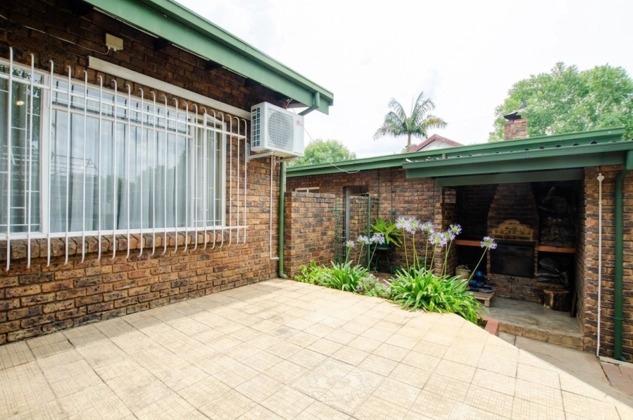 3 Bedroom Property for Sale in Les Marais Gauteng