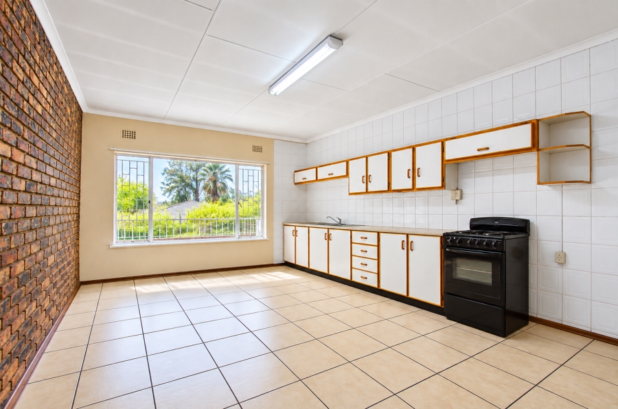6 Bedroom Property for Sale in Les Marais Gauteng