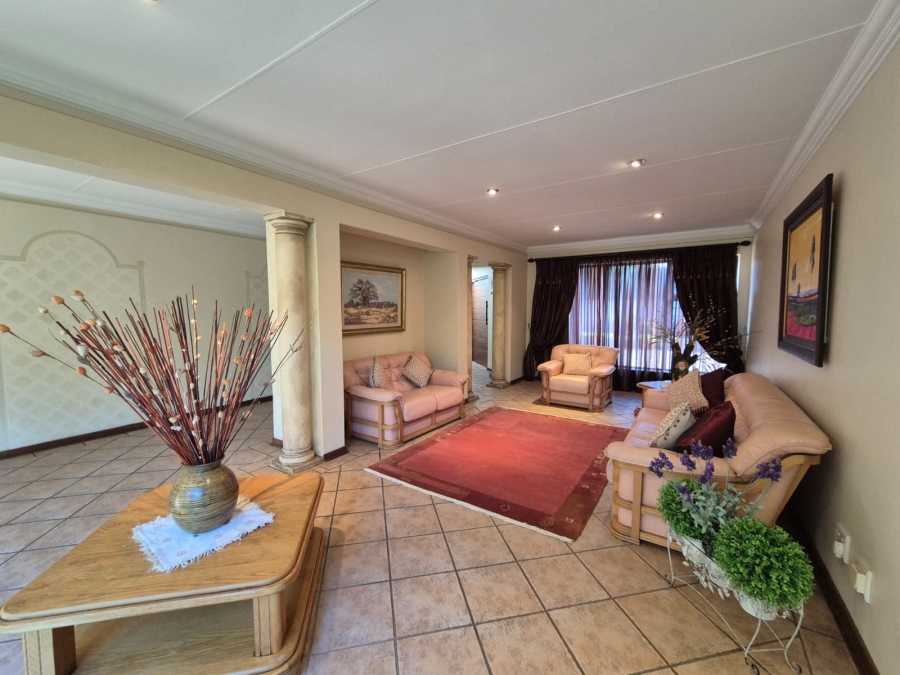 4 Bedroom Property for Sale in Vanderbijlpark SW 5 Gauteng