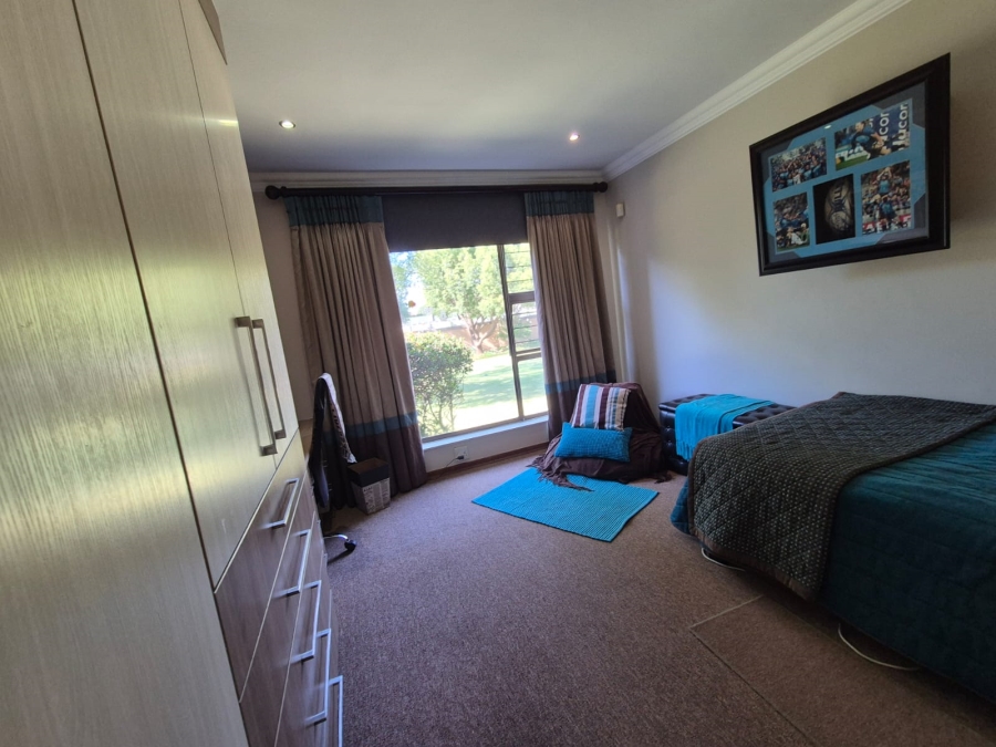 4 Bedroom Property for Sale in Vanderbijlpark SW 5 Gauteng