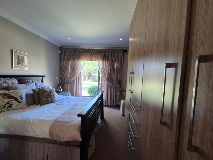 4 Bedroom Property for Sale in Vanderbijlpark SW 5 Gauteng