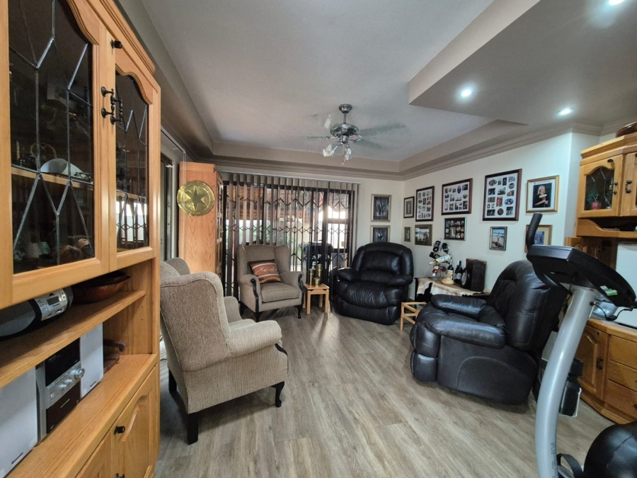 3 Bedroom Property for Sale in Vanderbijlpark SW 5 Gauteng