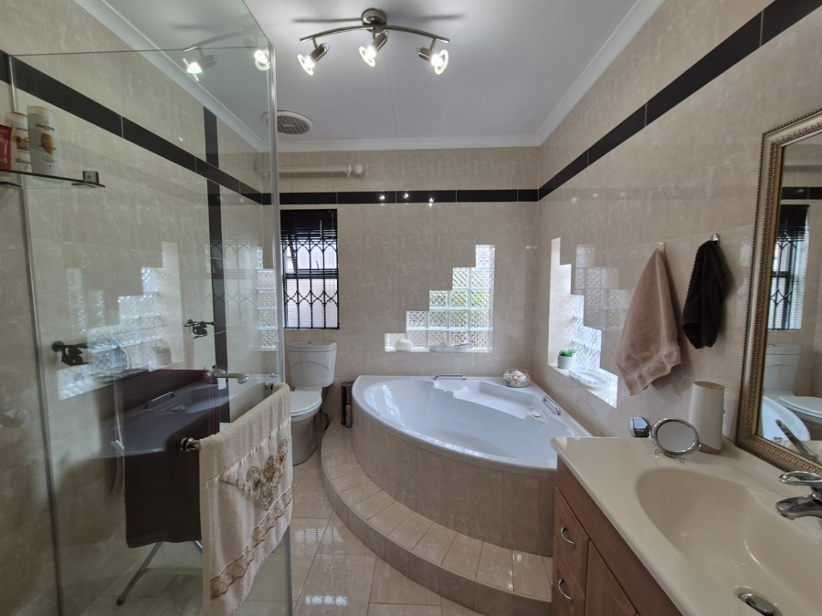 3 Bedroom Property for Sale in Vanderbijlpark SW 5 Gauteng