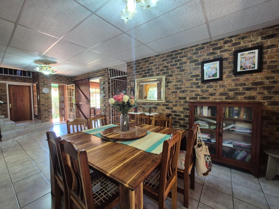 4 Bedroom Property for Sale in Vaaloewer Gauteng