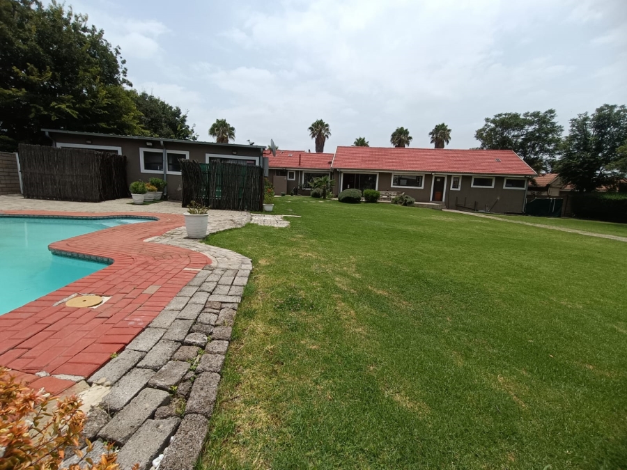 8 Bedroom Property for Sale in Bedworth Park Gauteng