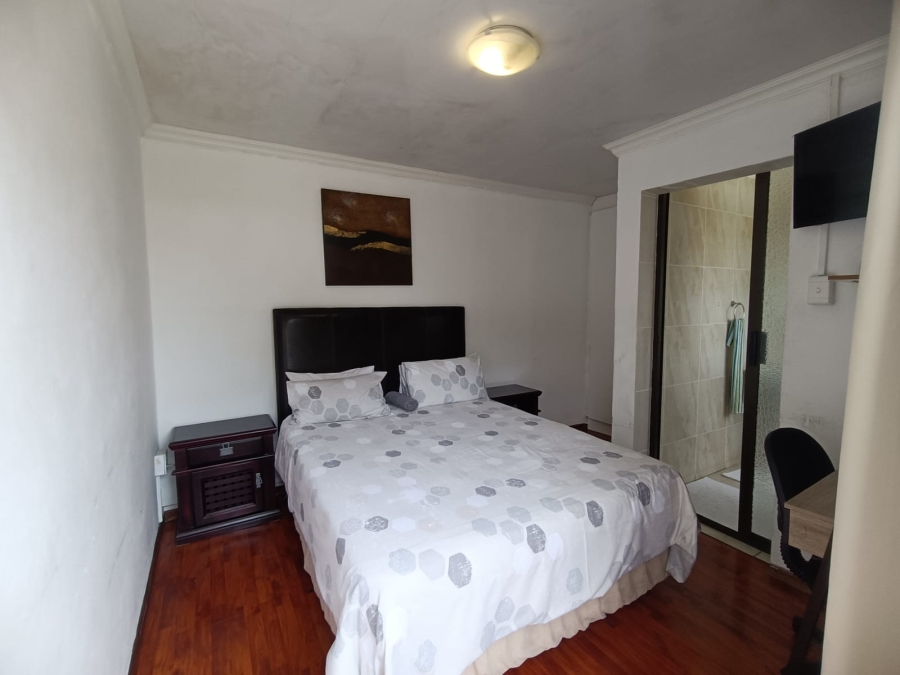 8 Bedroom Property for Sale in Bedworth Park Gauteng