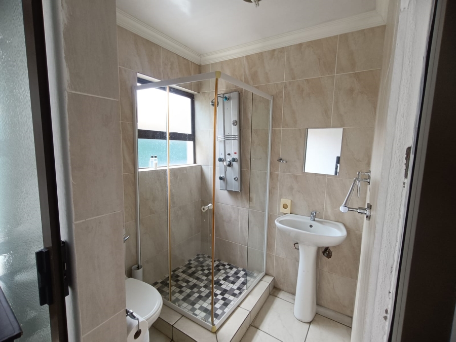 8 Bedroom Property for Sale in Bedworth Park Gauteng