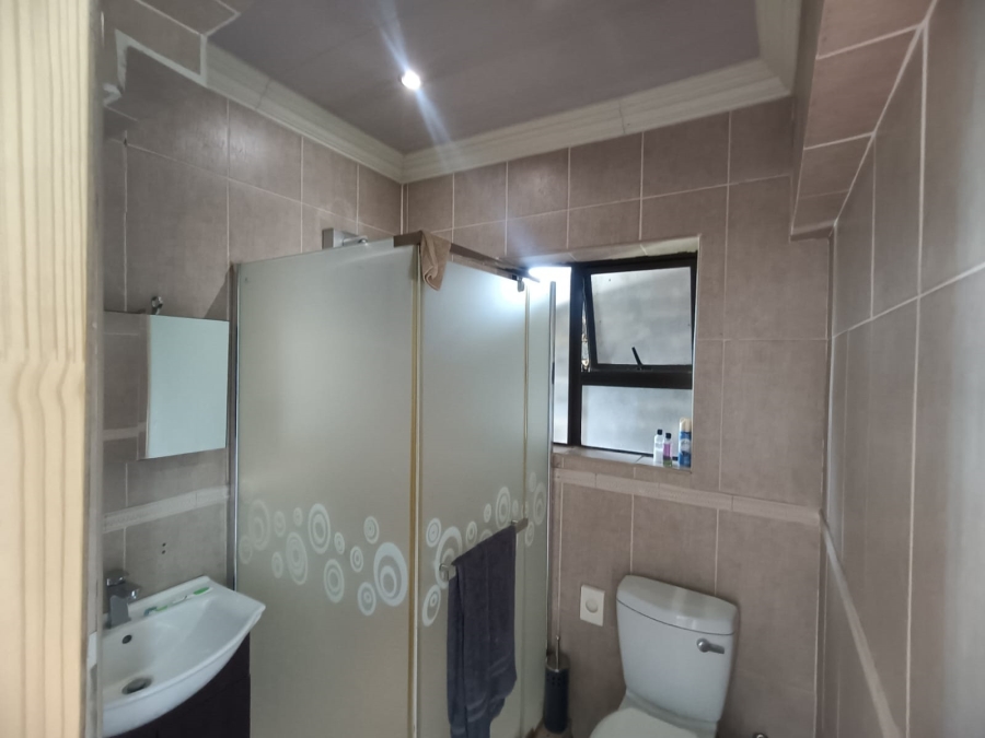 8 Bedroom Property for Sale in Bedworth Park Gauteng