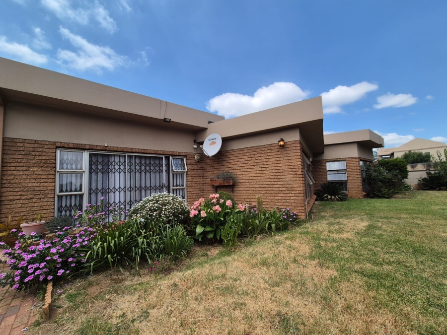 3 Bedroom Property for Sale in Vanderbijlpark SE 2 Gauteng