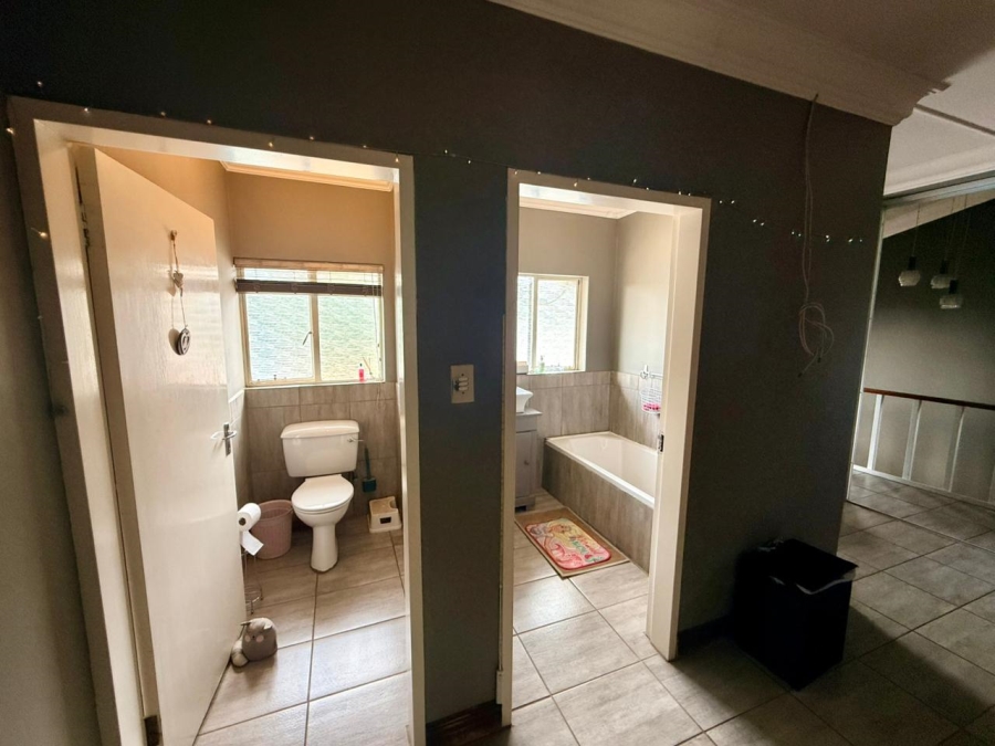 4 Bedroom Property for Sale in Meyerton Central Gauteng