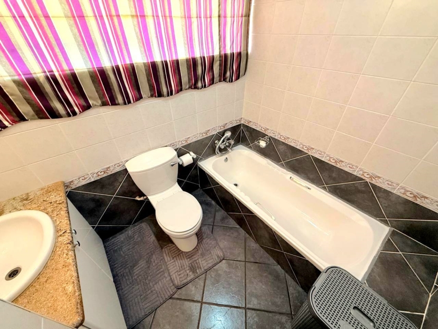 3 Bedroom Property for Sale in Three Rivers East Gauteng