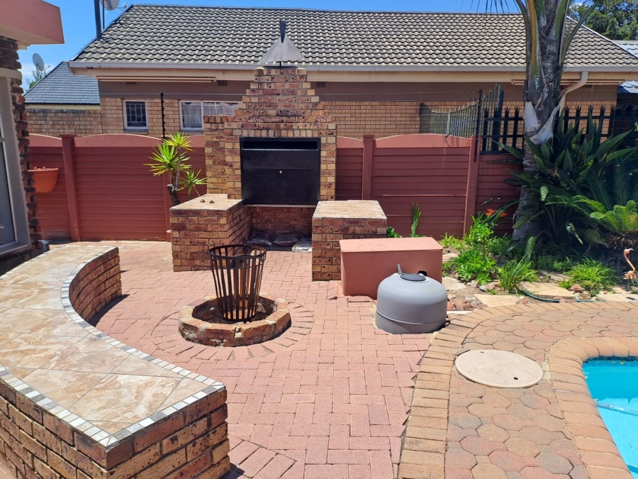 3 Bedroom Property for Sale in Three Rivers East Gauteng