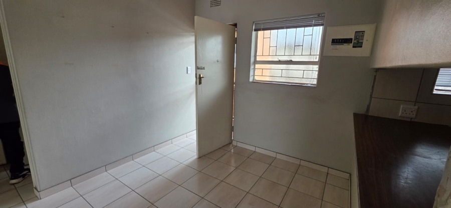 1 Bedroom Property for Sale in Vanderbijlpark SW 5 Gauteng