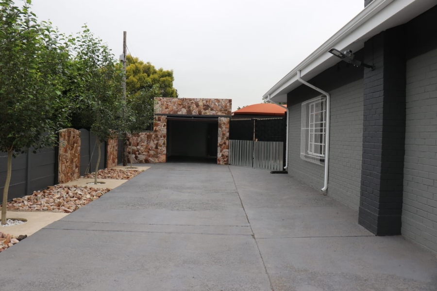 3 Bedroom Property for Sale in Heidelberg Proper Gauteng