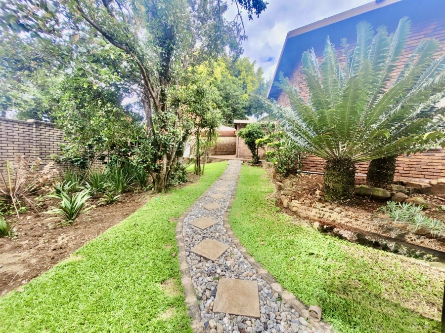 4 Bedroom Property for Sale in Waterkloof Glen Gauteng