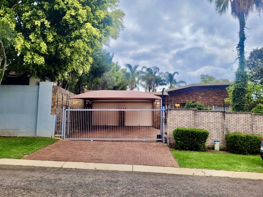 4 Bedroom Property for Sale in Waterkloof Glen Gauteng