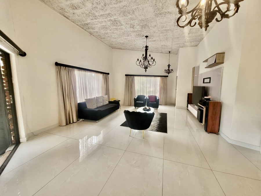 4 Bedroom Property for Sale in Waterkloof Glen Gauteng