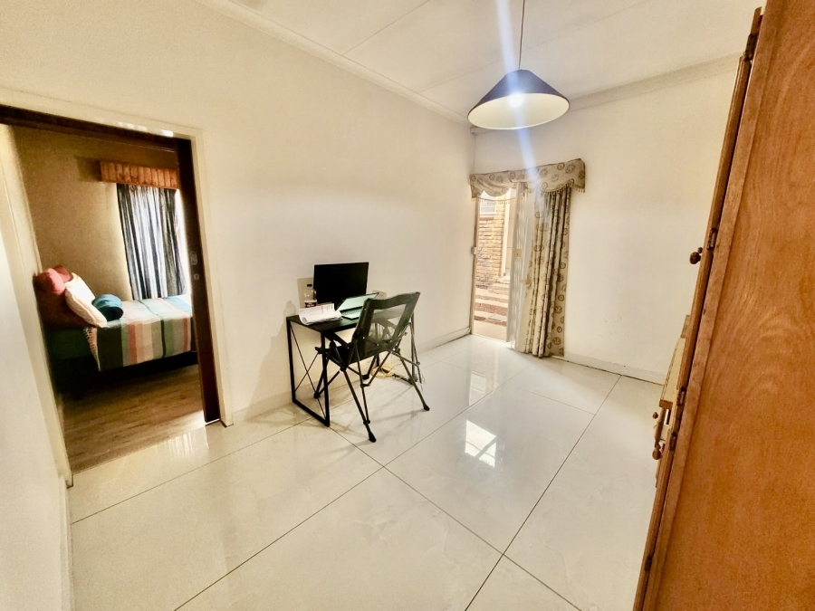 4 Bedroom Property for Sale in Waterkloof Glen Gauteng