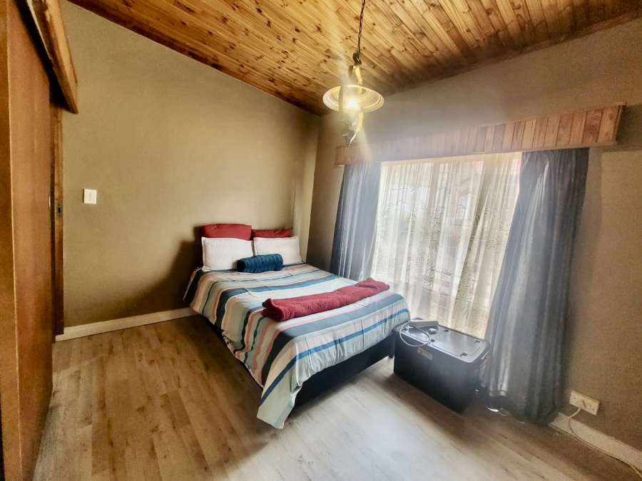 4 Bedroom Property for Sale in Waterkloof Glen Gauteng