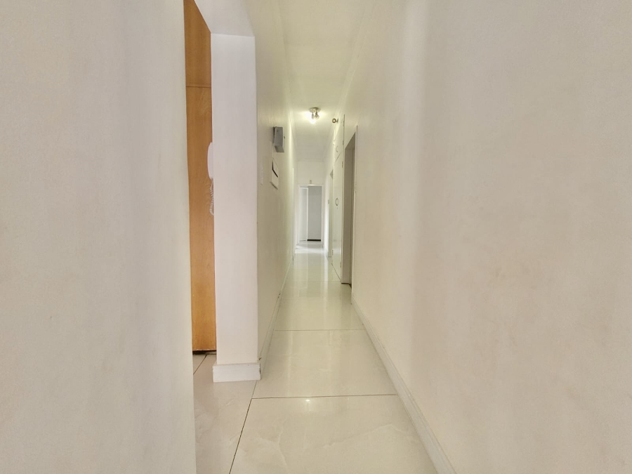 4 Bedroom Property for Sale in Waterkloof Glen Gauteng