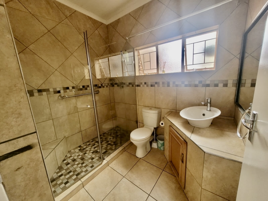 4 Bedroom Property for Sale in Waterkloof Glen Gauteng