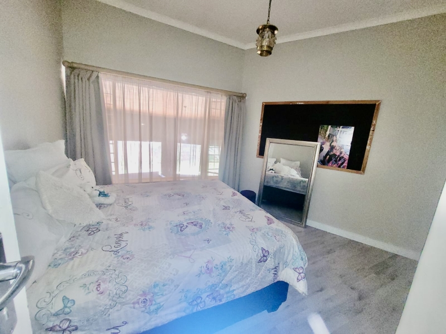 4 Bedroom Property for Sale in Waterkloof Glen Gauteng