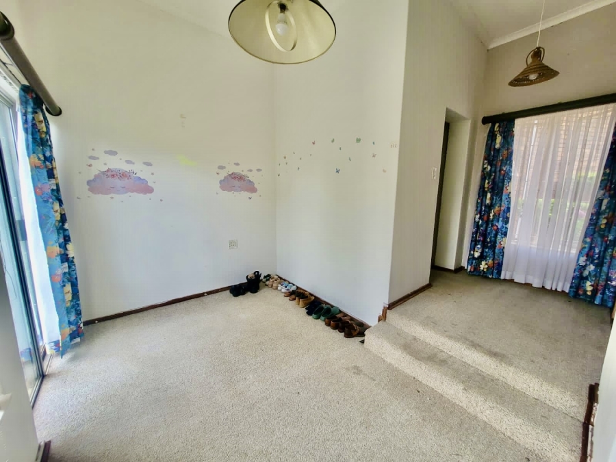 4 Bedroom Property for Sale in Waterkloof Glen Gauteng