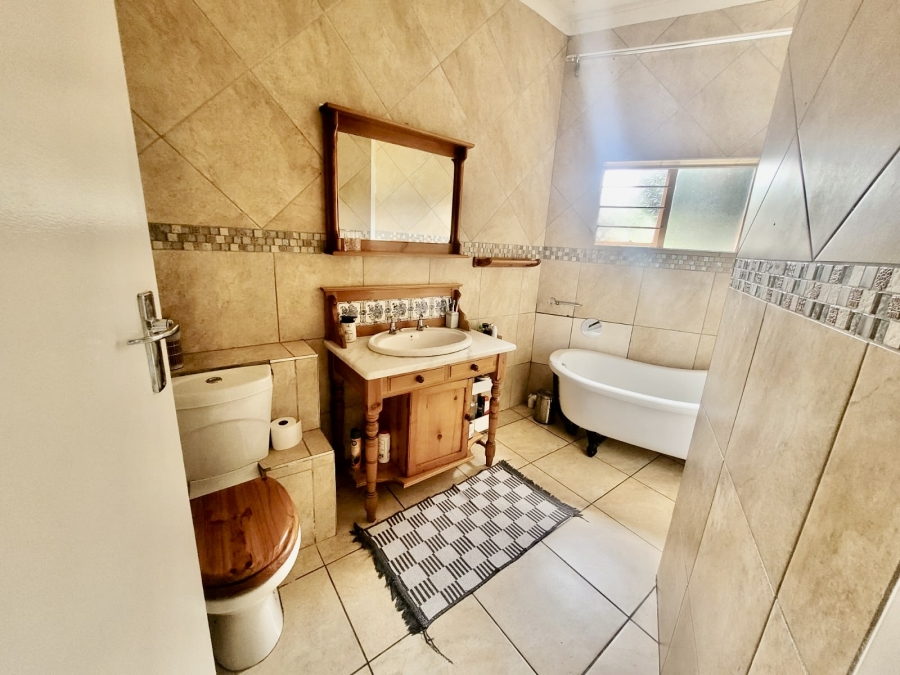 4 Bedroom Property for Sale in Waterkloof Glen Gauteng