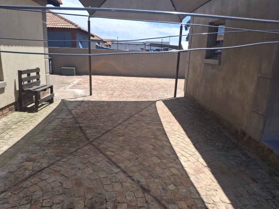 3 Bedroom Property for Sale in Crystal Park Gauteng