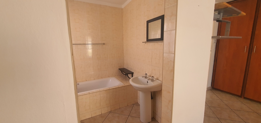 3 Bedroom Property for Sale in Heidelberg Industrial Gauteng