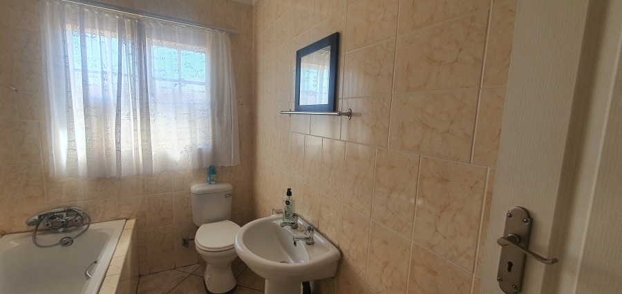 3 Bedroom Property for Sale in Heidelberg Industrial Gauteng