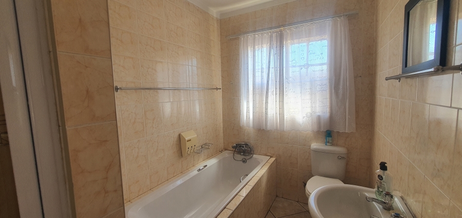 3 Bedroom Property for Sale in Heidelberg Industrial Gauteng