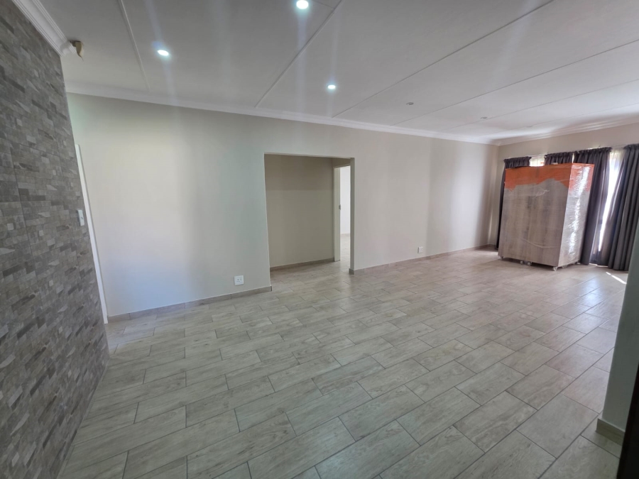 2 Bedroom Property for Sale in Vanderbijlpark SE 8 Gauteng