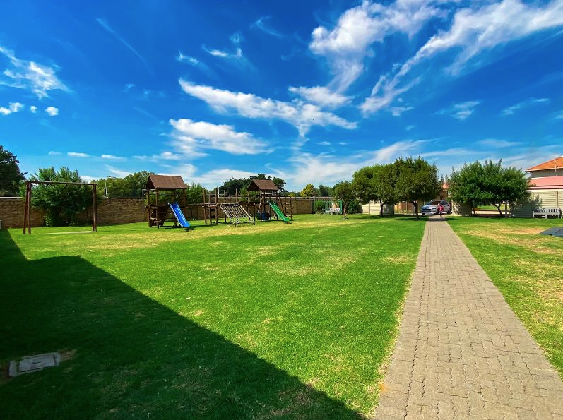 2 Bedroom Property for Sale in Comet Gauteng