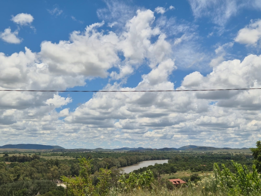 0 Bedroom Property for Sale in Vaaloewer Gauteng