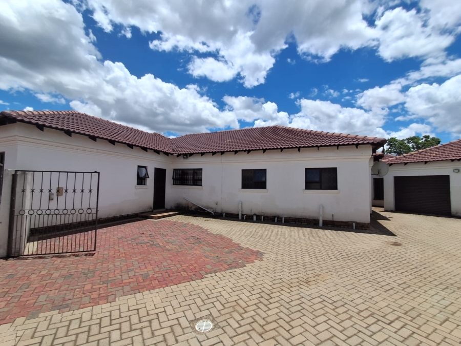 4 Bedroom Property for Sale in Waldrift Gauteng