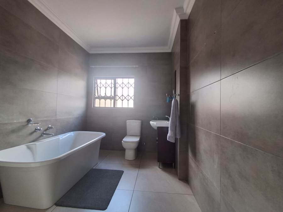 4 Bedroom Property for Sale in Waldrift Gauteng