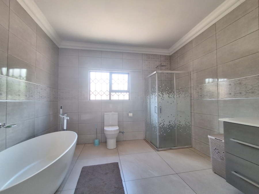 4 Bedroom Property for Sale in Waldrift Gauteng