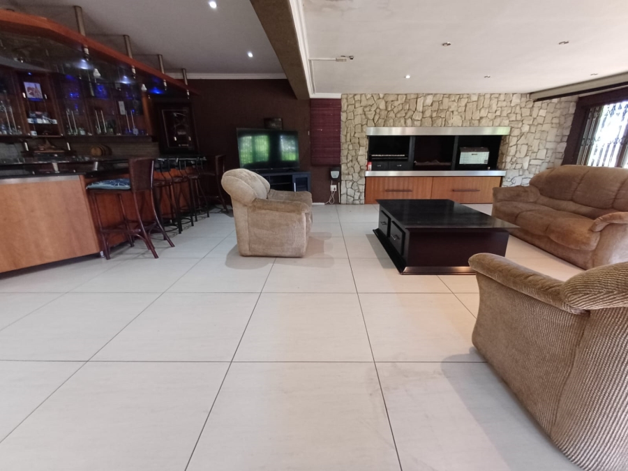 4 Bedroom Property for Sale in Flora Gardens Gauteng