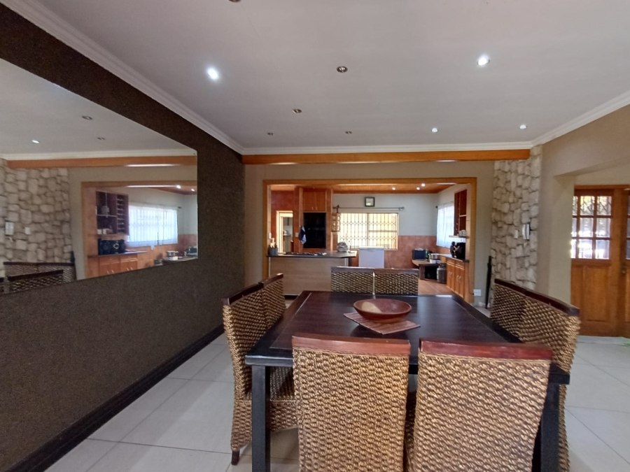 4 Bedroom Property for Sale in Flora Gardens Gauteng