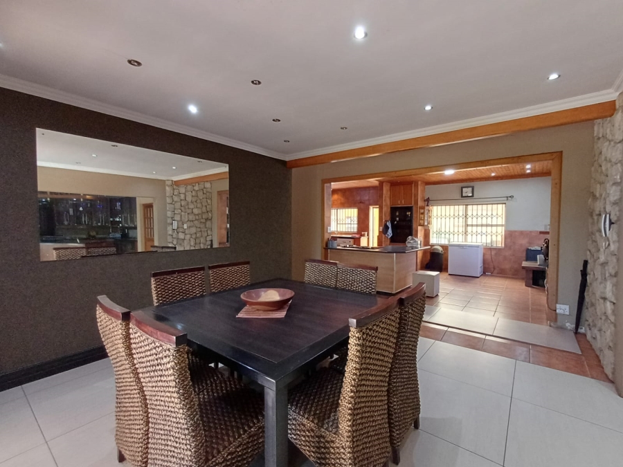 4 Bedroom Property for Sale in Flora Gardens Gauteng