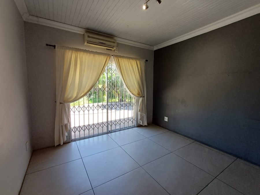 4 Bedroom Property for Sale in Flora Gardens Gauteng